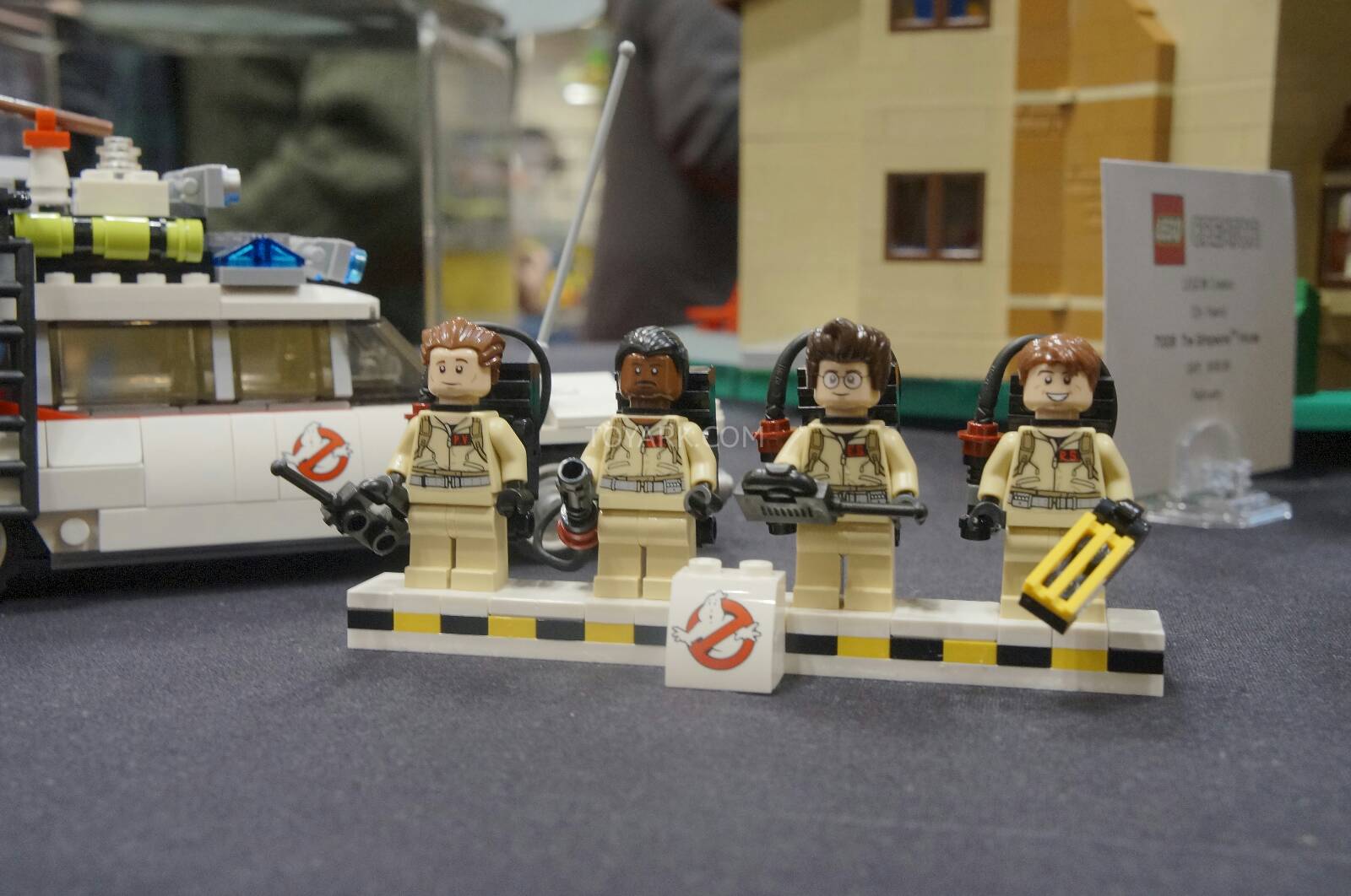 [LEGO] Ecto-1 Ghostbusters 30th Anniversary Set - Página 2 Toy-Fair-2014-LEGO-Ghostbusters-001