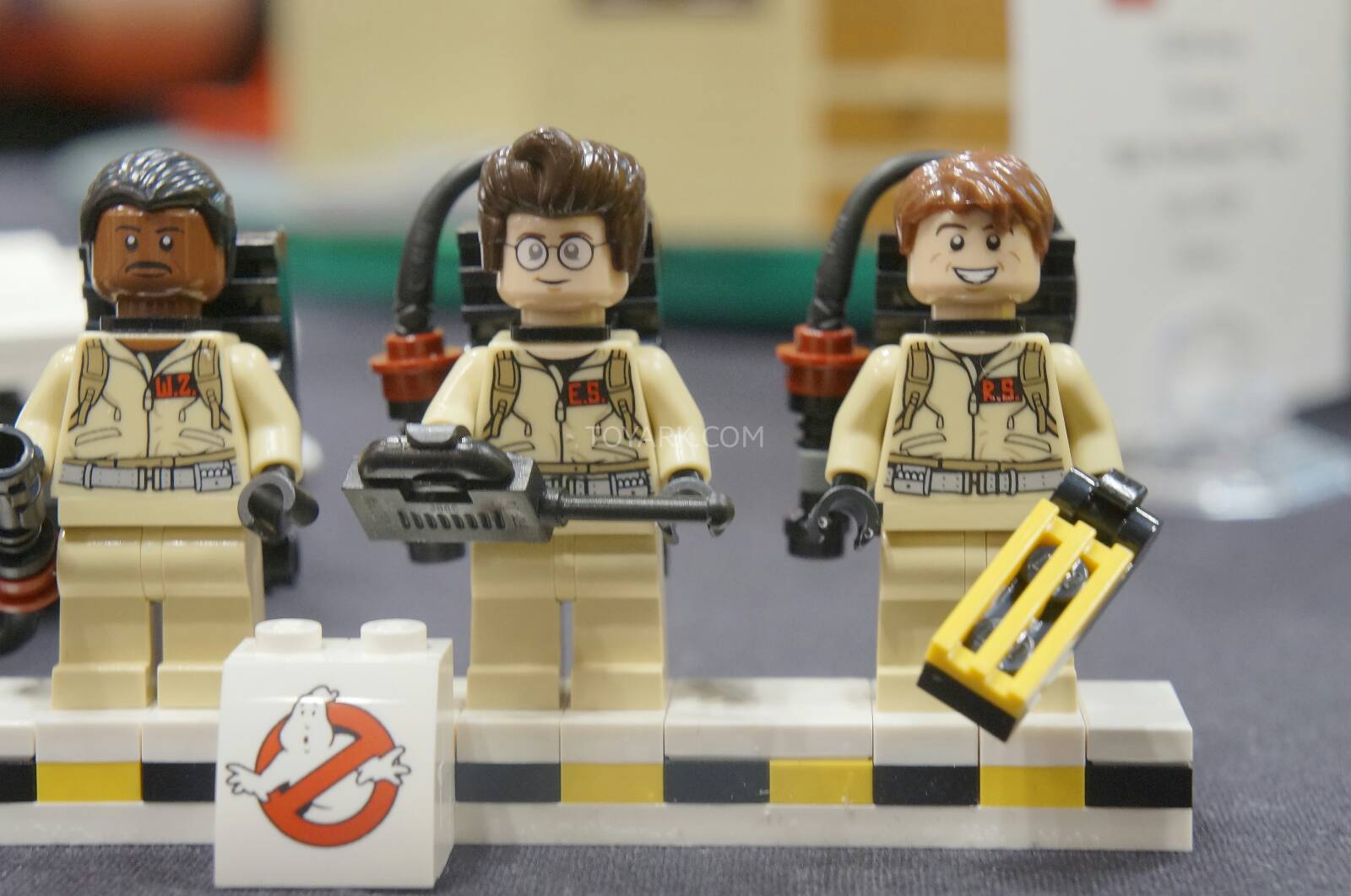 [LEGO] Ecto-1 Ghostbusters 30th Anniversary Set - Página 2 Toy-Fair-2014-LEGO-Ghostbusters-004