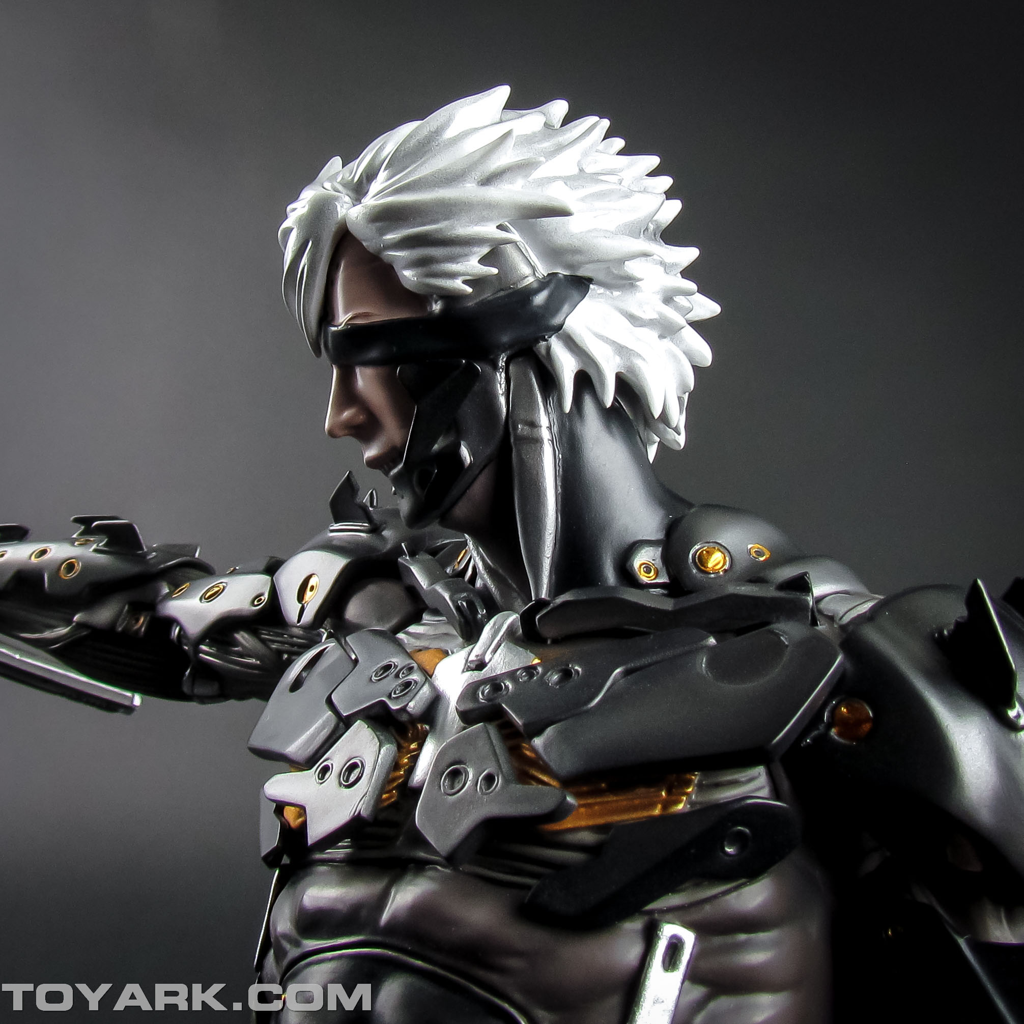 Metal Gear Rising Raiden White Armor Revoltech Figure - The Toyark - News