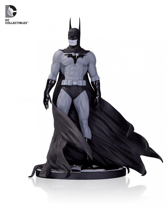 [DC Collectibles] Batman Black and White Batman Statue by Michael Turner Batman-Black-and-White-Batman-Statue-by-Michael-Turner