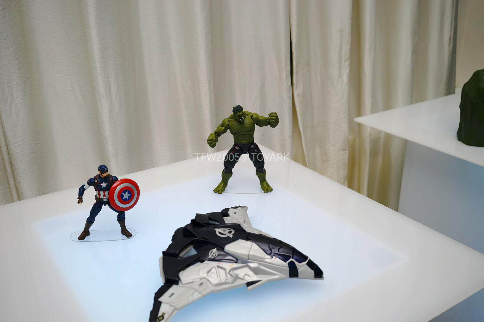 [Hasbro] NYCC | Marvel Legends | Avengers – Age of Ultron  DSC08137