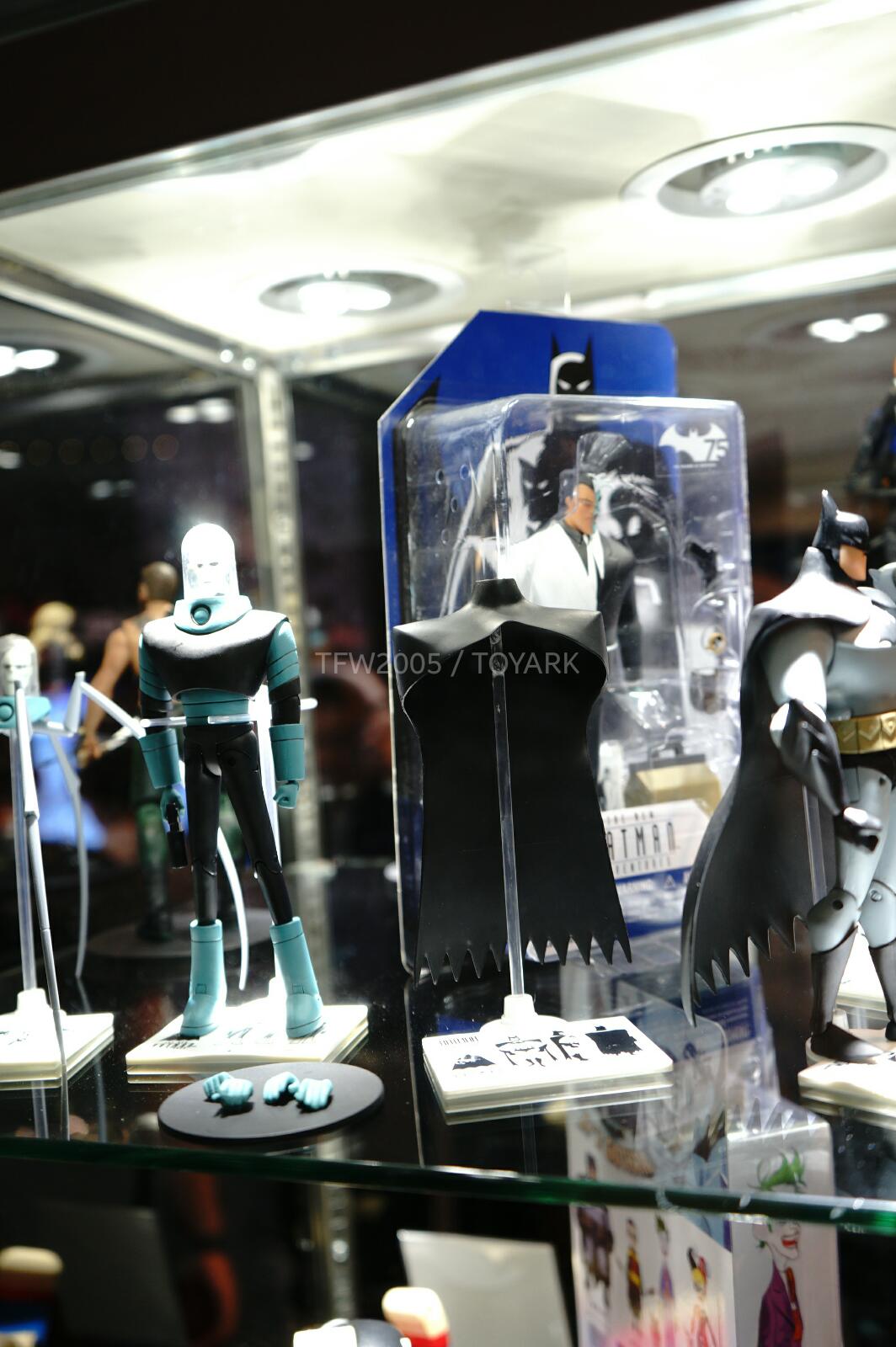 [NYCC 2014] DC Collectibles Display NYCC-2014-DC-Collectibles-018