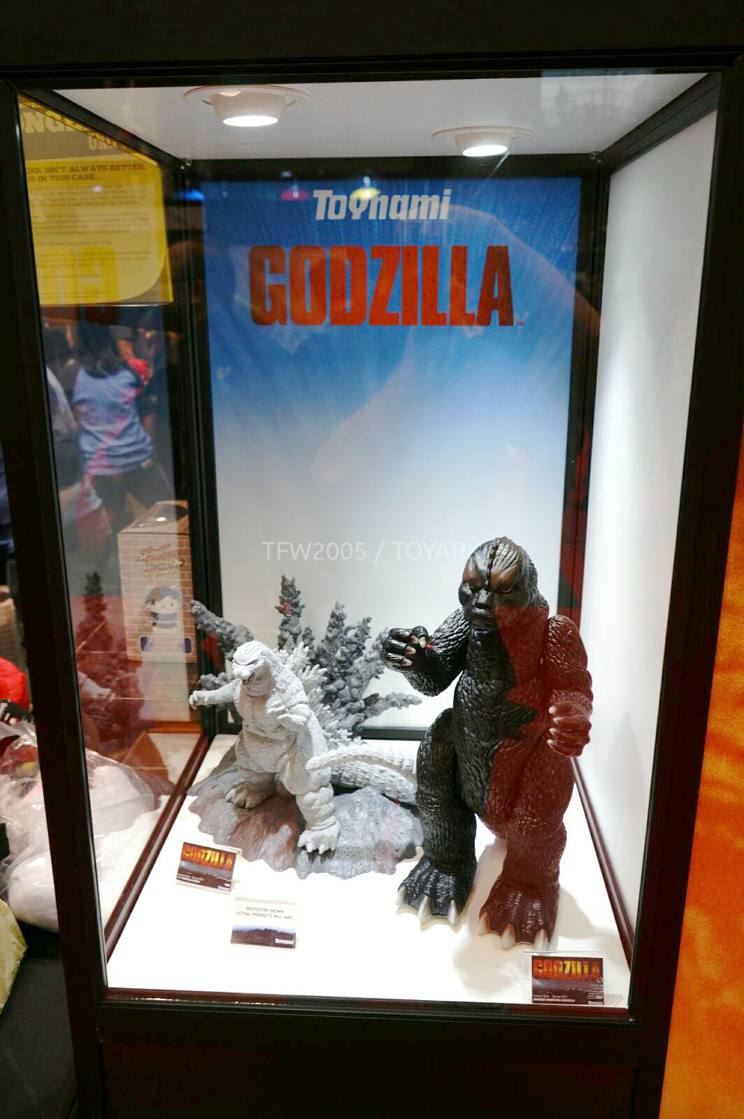 [NYCC 2014] Stand Toynami  NYCC-2014-Toynami-Godzilla-001