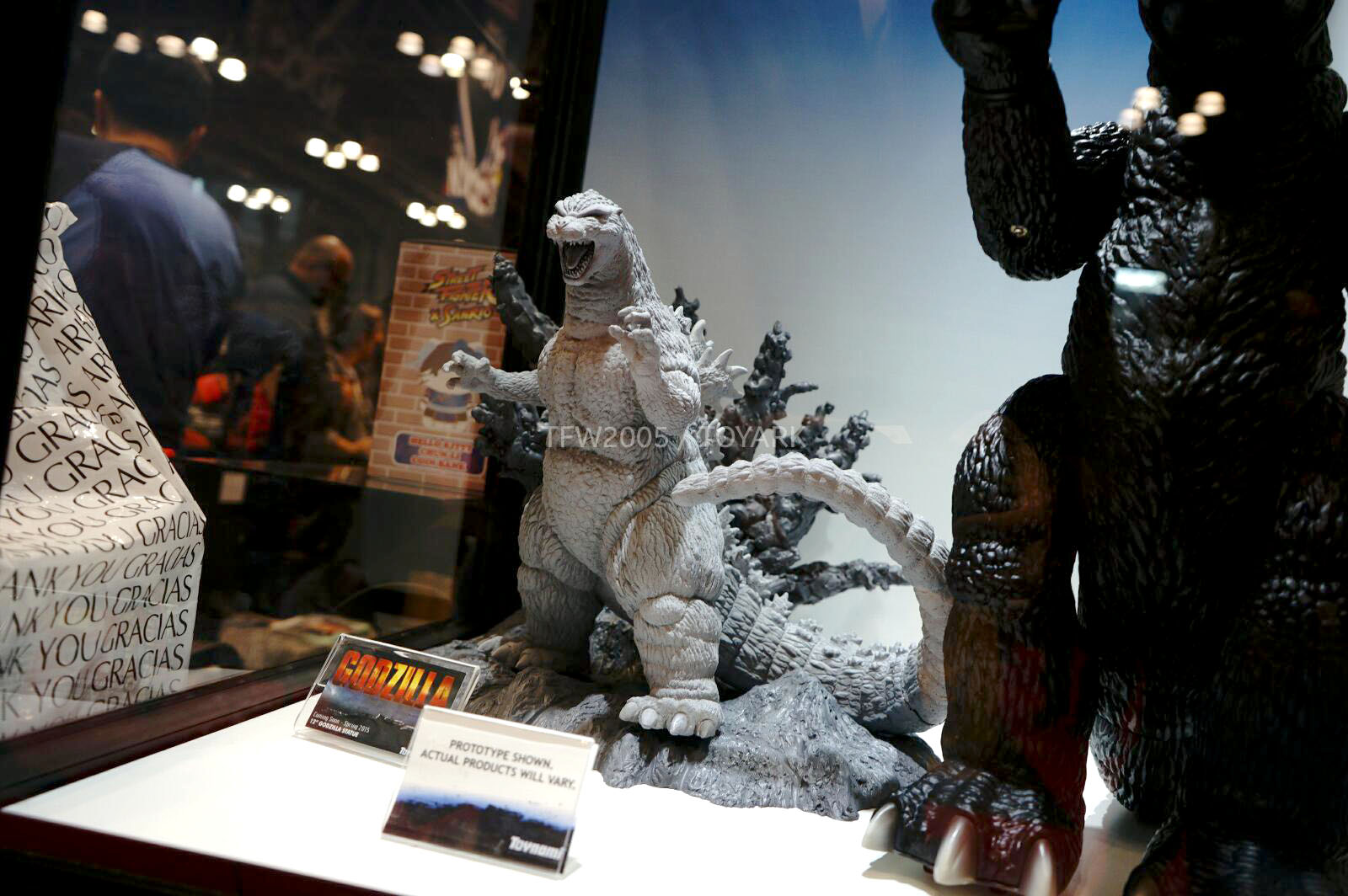 [NYCC 2014] Stand Toynami  NYCC-2014-Toynami-Godzilla-010