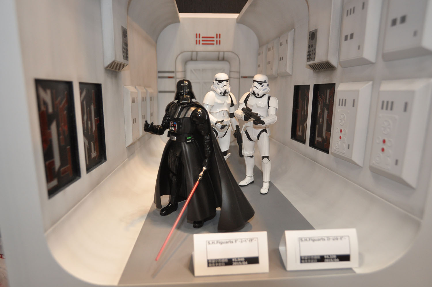 [Eventos] Disney Expo Japan 2015 - Bandai / Hasbro / Hot Toys / Sideshow / Takaratomy Disney-Expo-Japan-2015-Bandai-Star-Wars-003