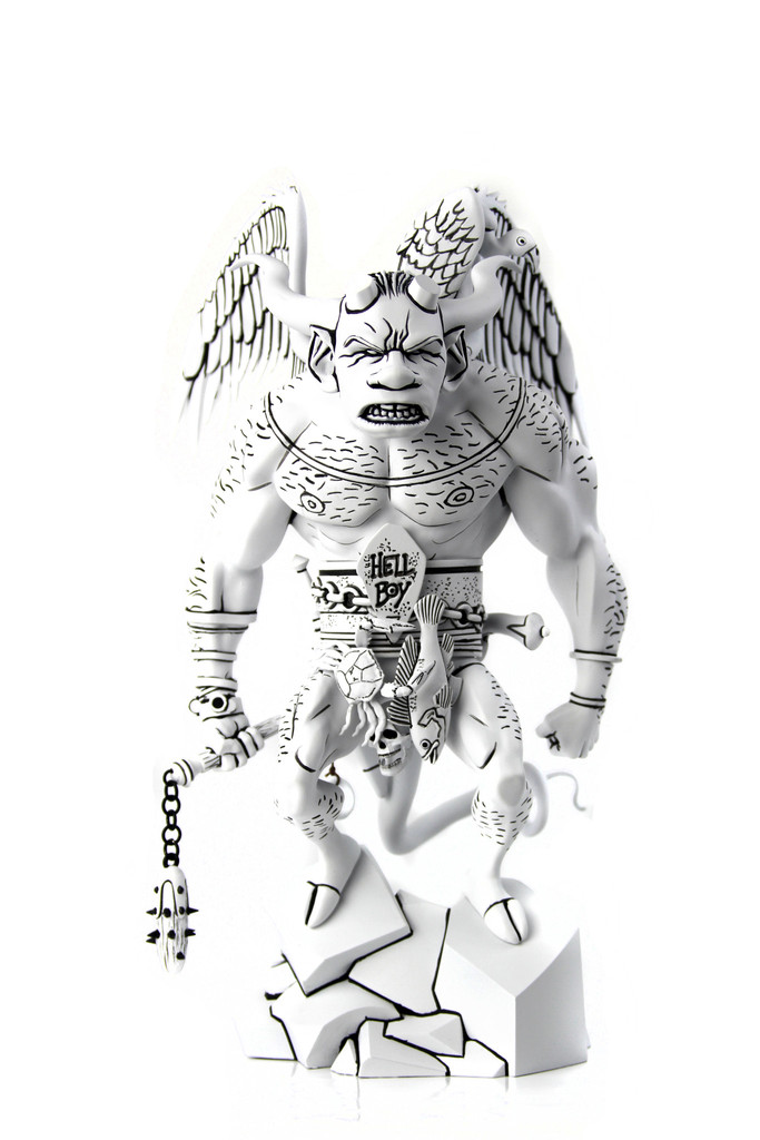 [Mondo] Hellboy Original Sketch Mondo-First-Hellboy-Statue-Black-and-White-001