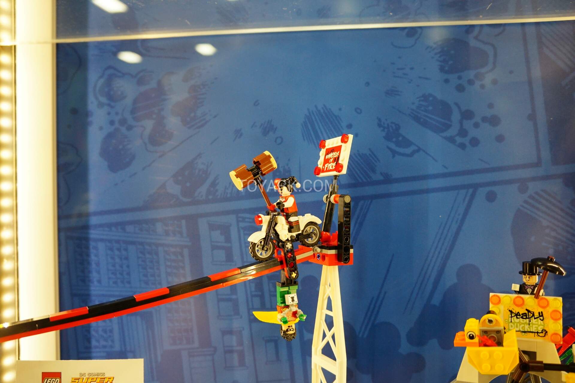 [SDCC 2015] LEGO SDCC2015-LEGO-DC-Super-Heroes-003