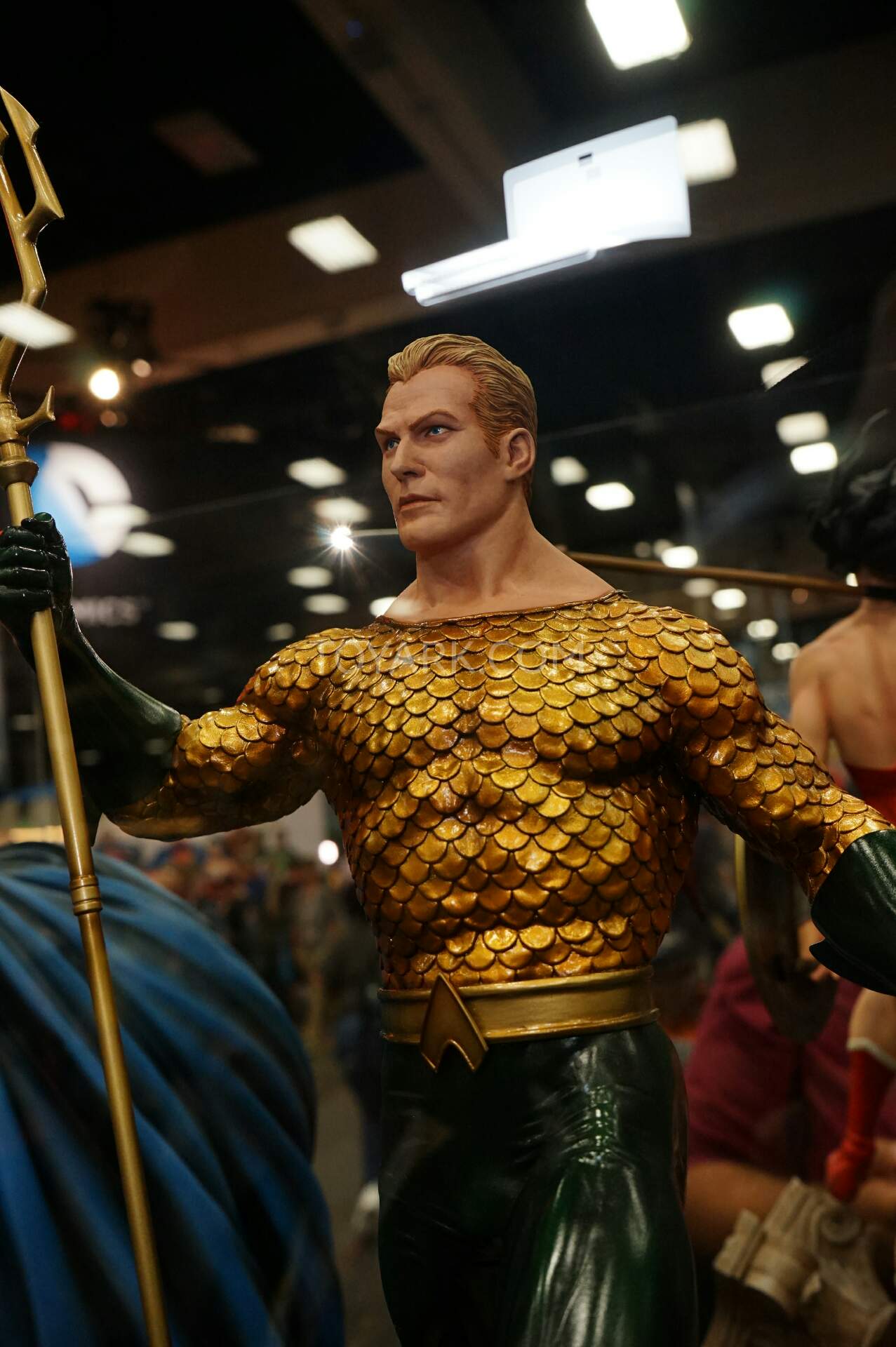 AQUAMAN PREMIUM FORMAT  - Page 2 SDCC2015-Sideshow-DC-Comics-004