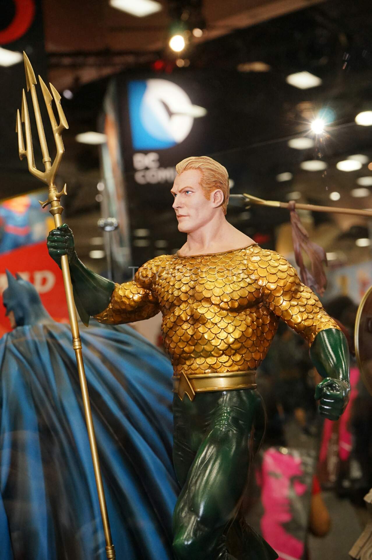 AQUAMAN PREMIUM FORMAT  - Page 2 SDCC2015-Sideshow-DC-Comics-005