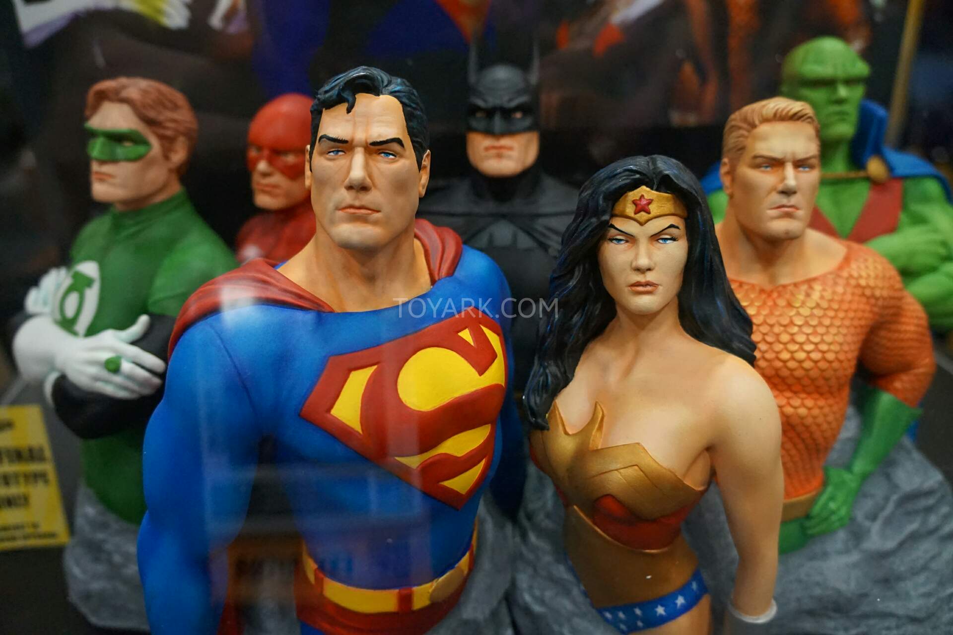 [SDCC 2016] Factory Entertainment - JLA by Alex Ross SDCC-2016-Factory-Entertainment-009