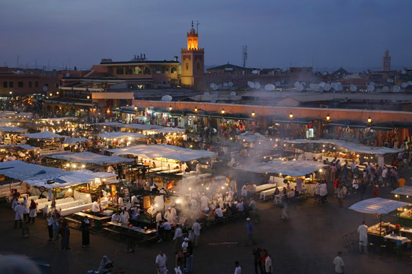 حول العالم في أربع وعشرين ساعة! Place_jemaa_el_fna