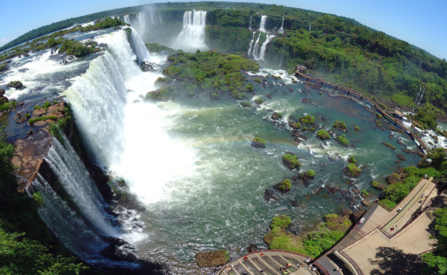 شلالات اجوازو.. أسطورة سرقتها شلالات نياجرا Iguazu_brazil-panorama