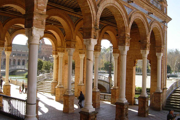 رحلة إلى غرناطة.. المدينة الحمراء Granada-palace