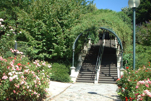 دليلك لزيارة عشرين وجهة مجانية في باريس Parc_de_Belleville_Paris_