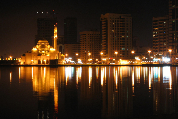 الشارقة اصالة ومعاصرة وحداثة ساحرة Sharjah-Mosque-Al-Noor