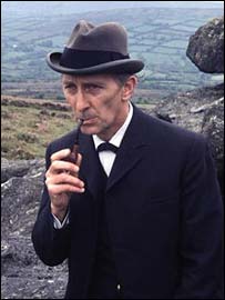 SHERLOCK HOLMES - Peter Cushing _39453925_cushingsherlock270