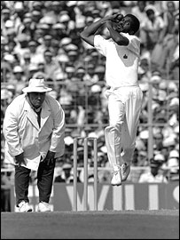 Images that you relate to certain cricketers - Page 3 _39942888_michaelholding_getty270