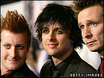 Green Day s'associe avec U2 - Page 2 _40981570_greenday_203