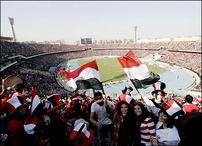 صور تتعلق بمبارات مصر & الجزائر 14/11/2009 :: جااامد جداا :: _41319368_stadium416