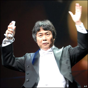 Shigeru Miyamoto [     _41396727_06_orchestra_ap