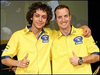 Valentino Rossi photo's - Page 11 _41432751_yamaha203