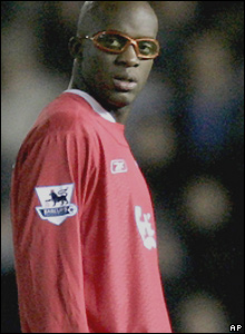 birmingham-lfc (fa cup) - Page 5 _41469640_sissoko_ap220