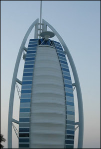 من علامات الساعة _41798232_burj-al-arab.203