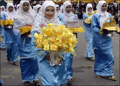 اجواء رمضان في الدول الاسلامية والعربية _42123842_thaiafp416