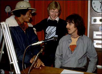 Entrevista Com Michael Jackson e George Harrison _44027801_jensen_bbc416