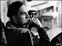 Film world mourns Bergman's loss _44028302_bergmanafp_203