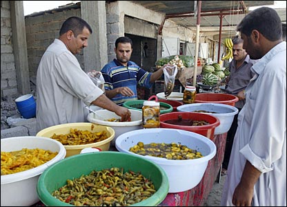 أكلات مصرية سفرة رمضانية مصرية طبق اليوم الاول من شهر رمضان _44144027_6