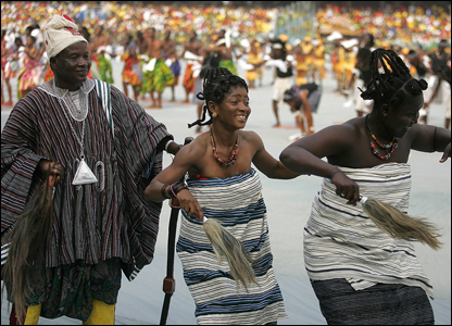  -        2008 ...      _44371552_ghana_opening2416