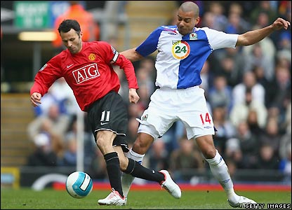 UNITED 1-1 BLACKBURN:SỐNG LẠI NHỜ TINH THẦN CHIẾN ĐẤU! _44583513_giggs_getty416