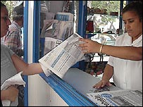 LA POBLACION CUBANA QUIERE CAMBIOS, DECLARA DISIDENTE - DECLARACION UNIVERSAL DE DERECHOS HUMANOS _44590925_080422granma01