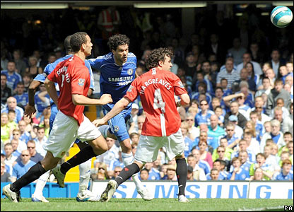 Sau trận Chelsea 2-1 MU:Mãi Mãi Một Niềm Tin Chiến Thắng Cùng Quỷ Đỏ! _44603112_ballack_pa