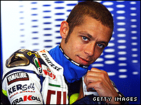 Valentino Rossi photo's - Page 11 _44821280_rossi_203