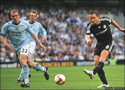 Man City      Chelsea _45015479_lampard_getty416