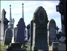 Rise in cemetery vandalism denied _45263119_cemetery_226bbc