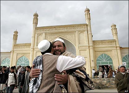 عيد الأضحي ــــــــــــــــــــ   صور _45278598_afghan_mosque_ap