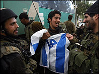          _45387147_israeli_soldiers5