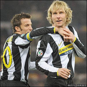 ودآعــاً ( مآلديني , جيجز , فيغو , نيدفد _45590036_nedved_getty300