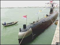 الصين تقرر تطوير قدراتها البحرية _45602531_42971087