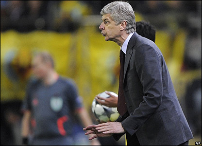 صور مباراتي .. [ آرسنال × فياريال ] .. [ مانيو × بورتو ] .. !! _45644055_wenger_ap416