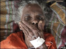 Agony in Sri Lanka's refugee camp _45815851_old_afp226b