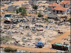 Agony in Sri Lanka's refugee camp _45815852_conflict_afp226b