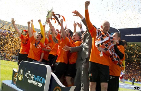 {®} Dundee United Football Club {®} _48040149_united_cup_466