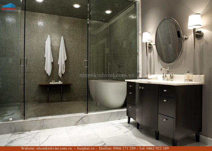 bồn tắm kính, nhà vệ sinh bằng kính Vach-tam-kinh-nha-ve-sinh