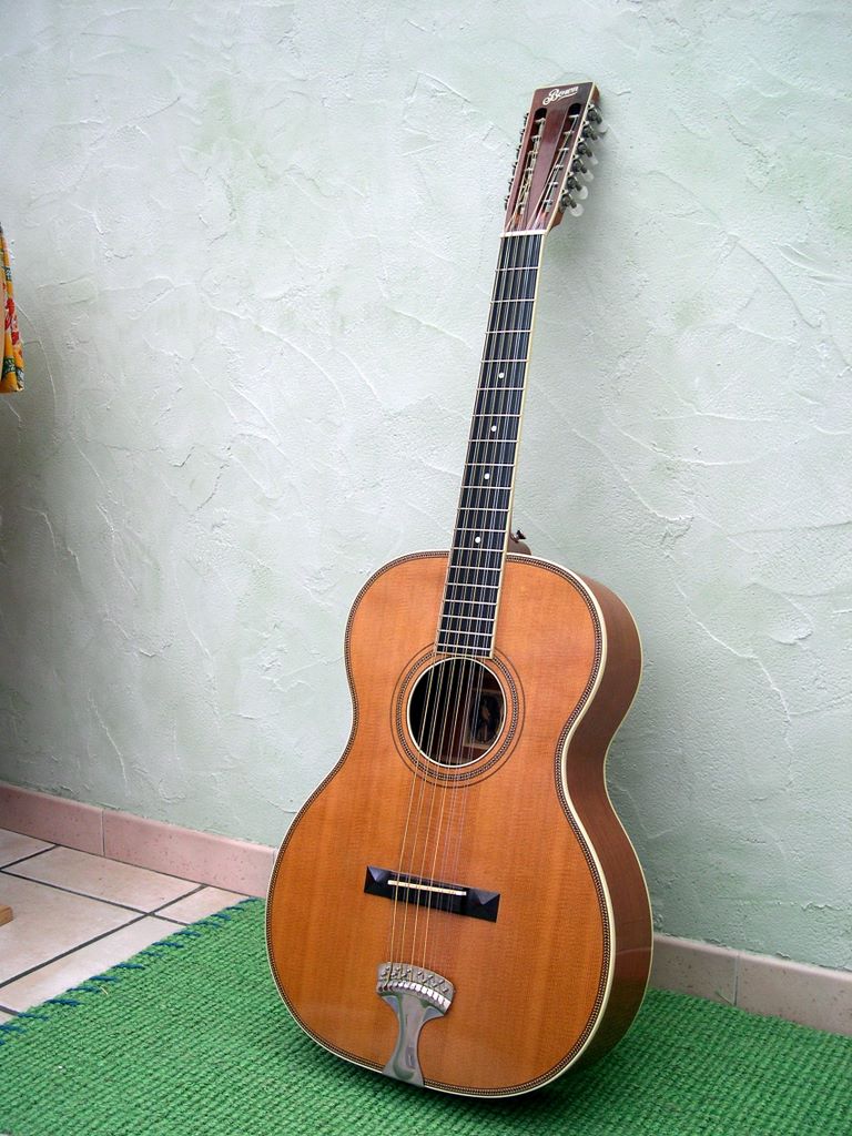 Les guitares de nos luthiers (description des guitares, merci de ne pas commenter dans cette rubrique) Dscn3993