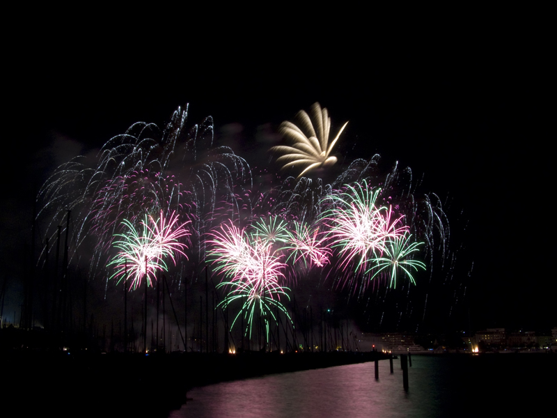 Feu d'artifice : lac de Genève (08/08/09) P1040007