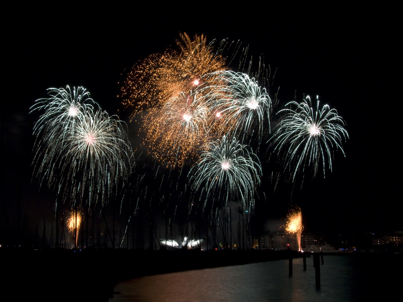 Feu d'artifice : lac de Genève (08/08/09) P1040016